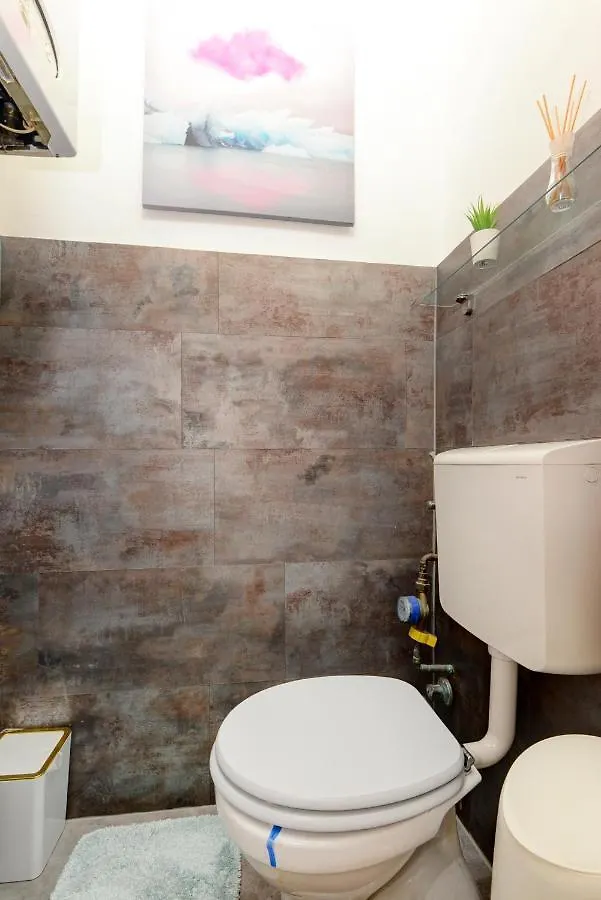 Roses Square Apartman Apartamento Budapest Hungría